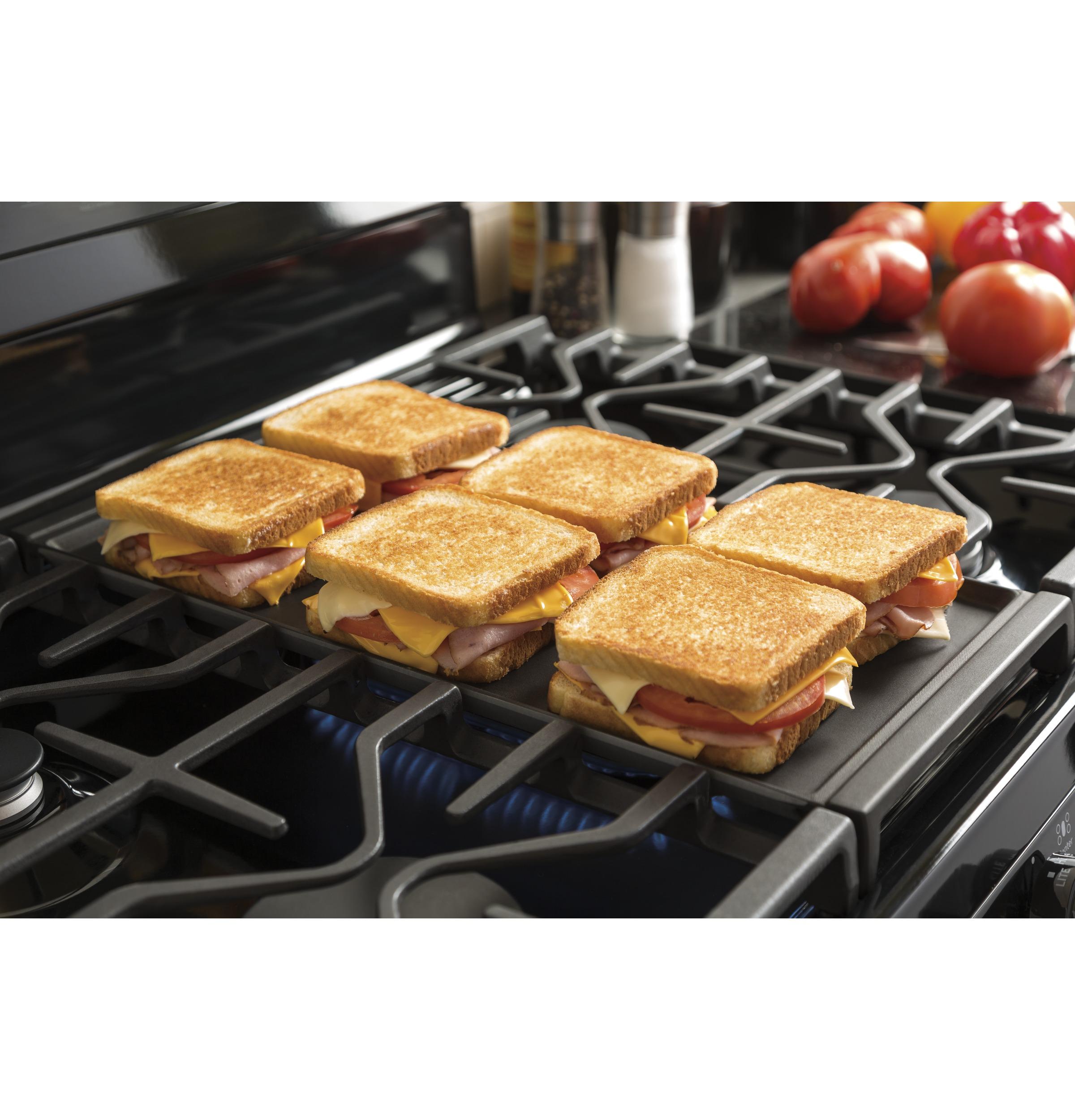 GENERAL ELECTRIC 30" Gas Range with Steam cleaning oven JGBS66DEKBB