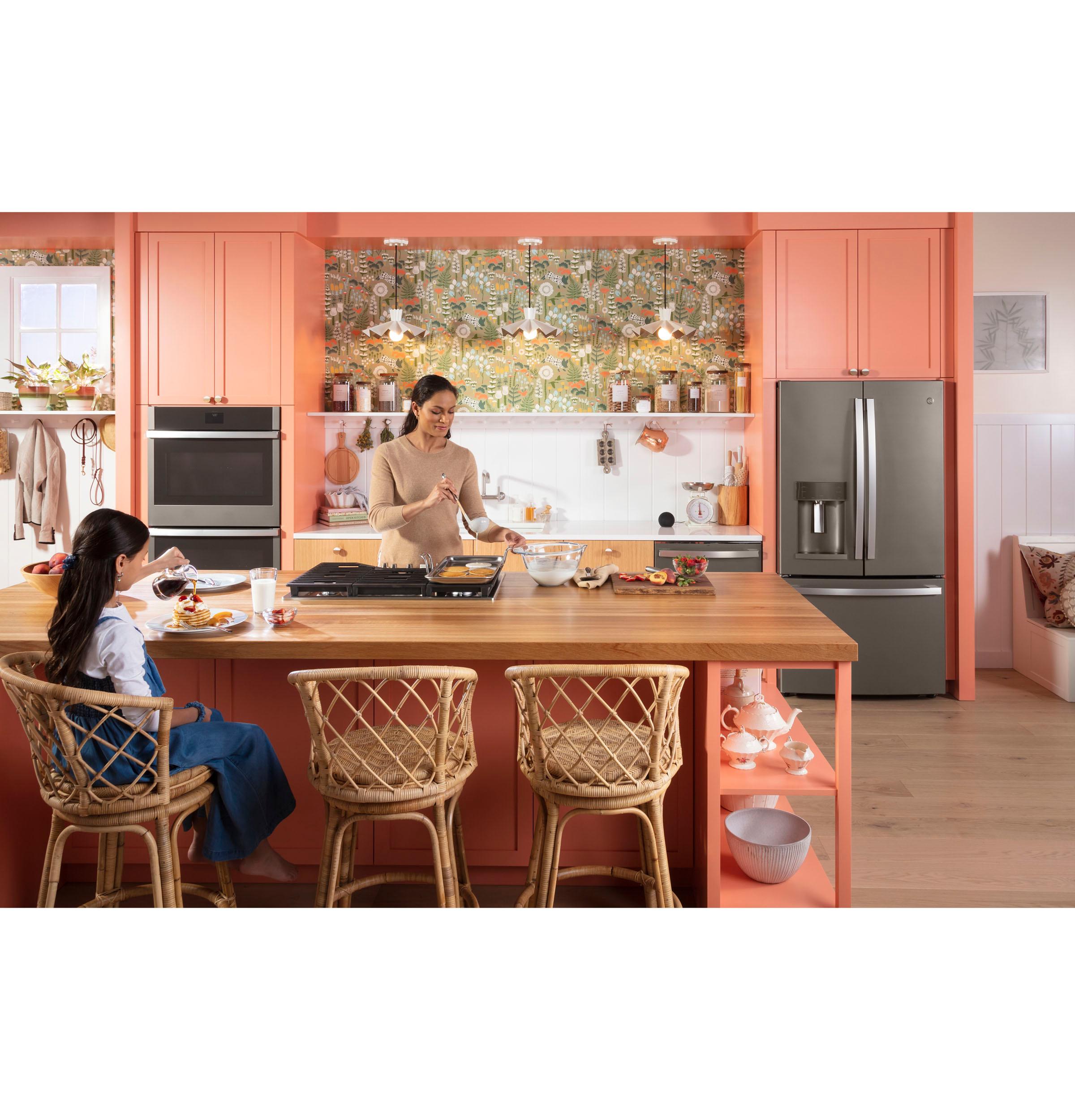 GENERAL ELECTRIC French Door Refrigerator with Showcase LED lighting