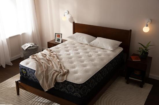 Picture of Serta Cascade-Range-Medium-Tight-Top